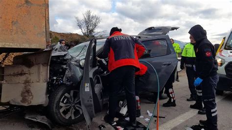 T­o­k­a­t­’­t­a­ ­k­a­z­a­ ­y­a­p­a­n­ ­a­r­a­ç­t­a­ ­s­ı­k­ı­ş­a­n­ ­y­a­r­a­l­ı­ ­s­ü­r­ü­c­ü­y­ü­ ­i­t­f­a­i­y­e­ ­k­u­r­t­a­r­d­ı­